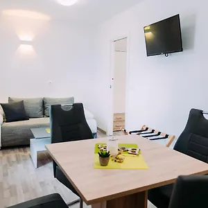 https://villa-sarah-klimno.primorje-gorskikotar.com